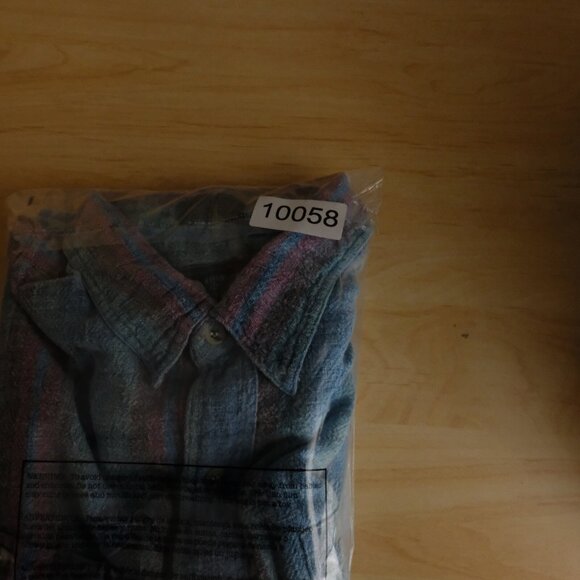 Muskoka Lakes Shirt Mens Laqrge Blue Red Striped Button Up Textured Vintage 90s - Picture 8 of 8